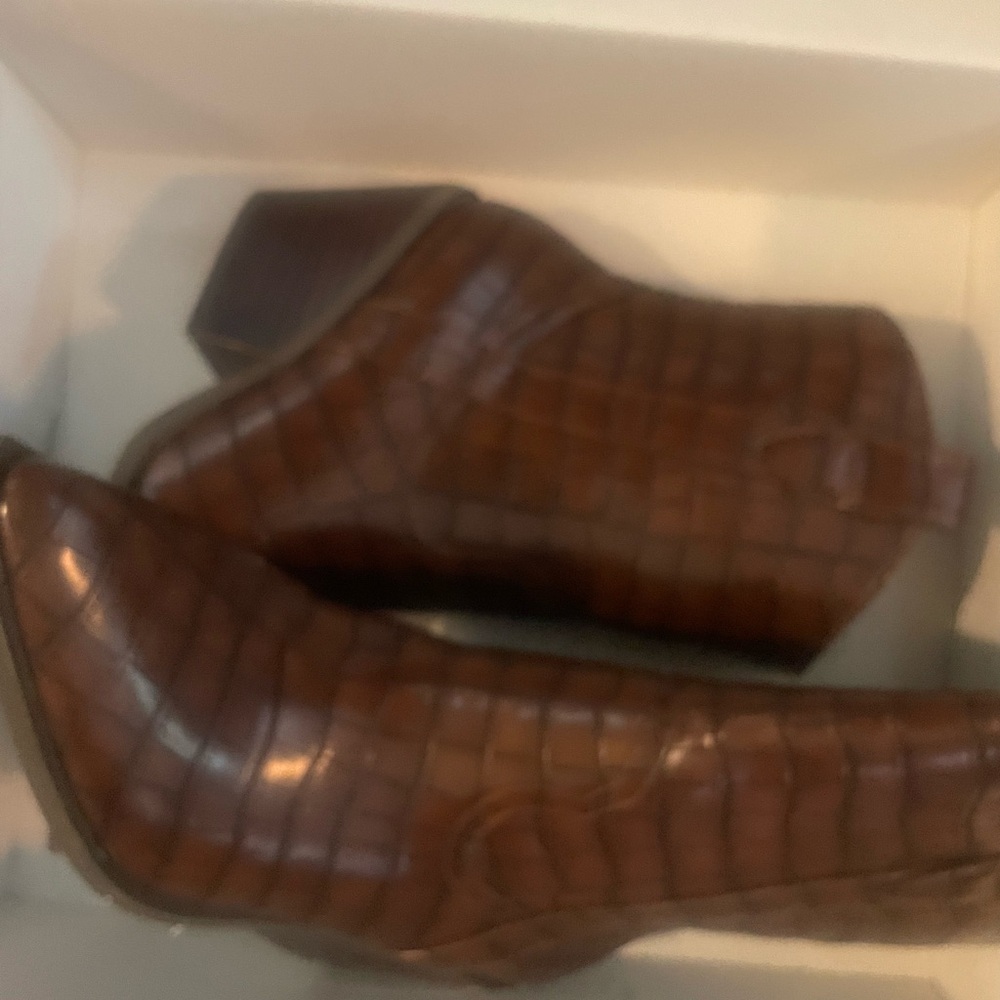 Corkys Brown Croc-Embossed Heeled Boots- new in box - Picture 2 of 4